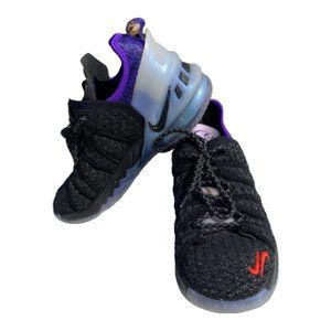 NIKE YOUTH LEBRON 18 CT4677-001 SIZE 4Y